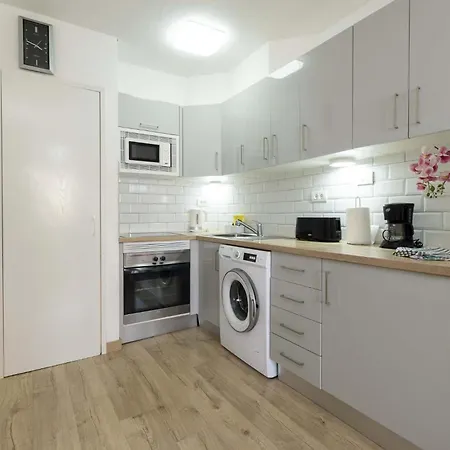 Castle Harbour 42 - One Bed Apartment Los Cristianos (Tenerife)